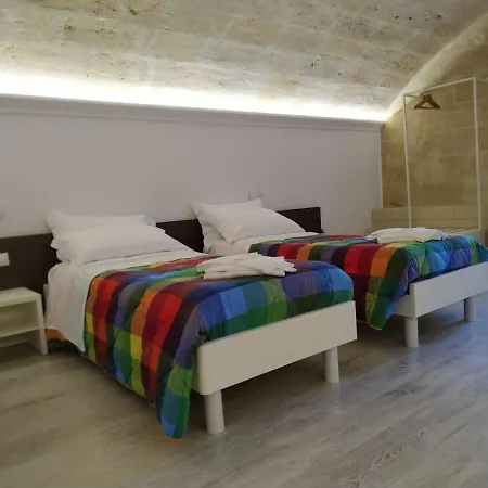 Гостевой дом In & Out Матера