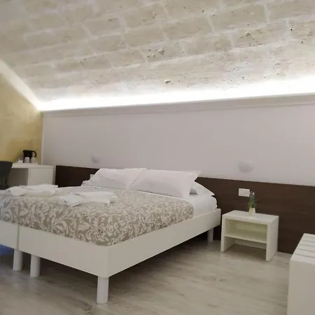 In & Out Matera