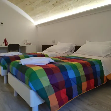 Guest house In & Out 4*