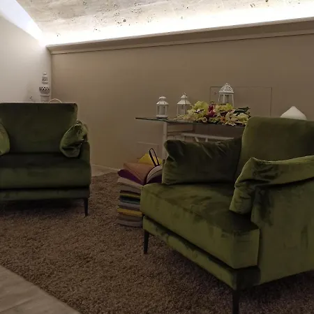 In & Out 4* Матера