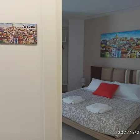 Гостевой дом In & Out Матера