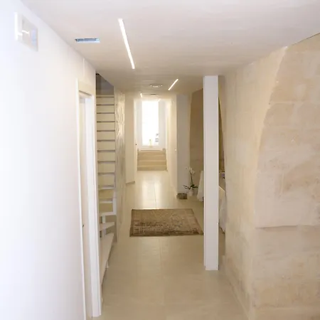 Guest house In & Out 4*