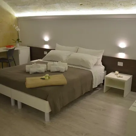 In & Out Матера