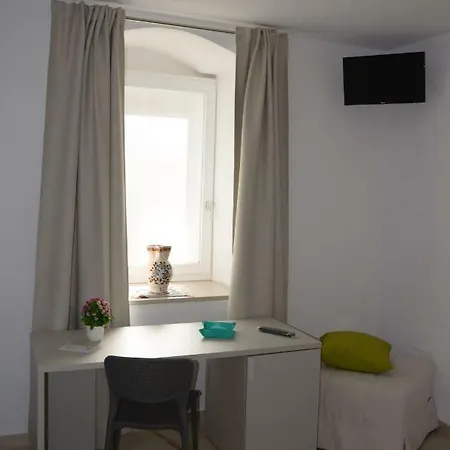 Guest house In & Out 4*