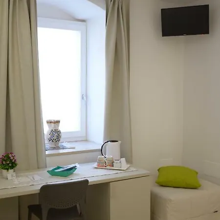 Guest house In & Out Matera