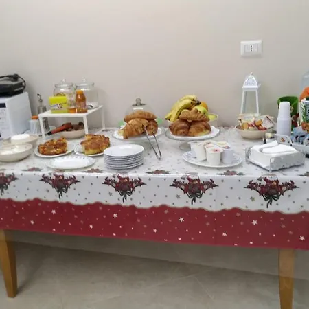 Гостевой дом In & Out 4*