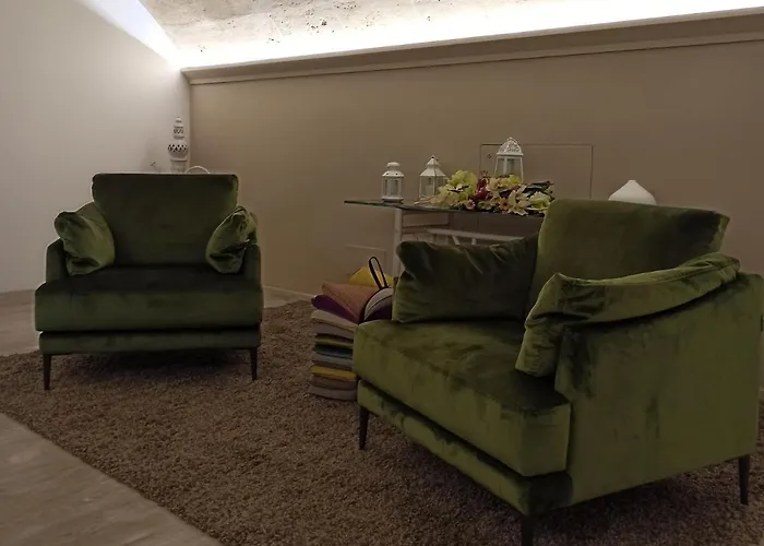 In & Out 4* Ματέρα