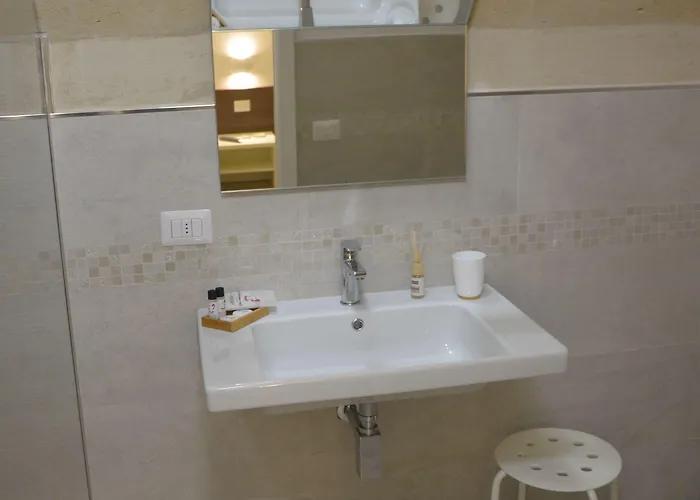 In & Out Affittacamere 4*