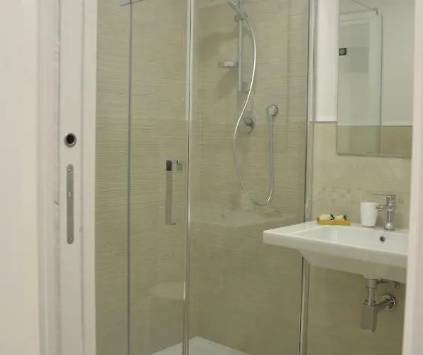 Πανσιόν In & Out Ματέρα